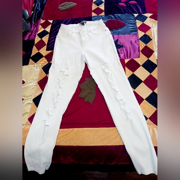 White ripped jeans - Picture 3 of 15